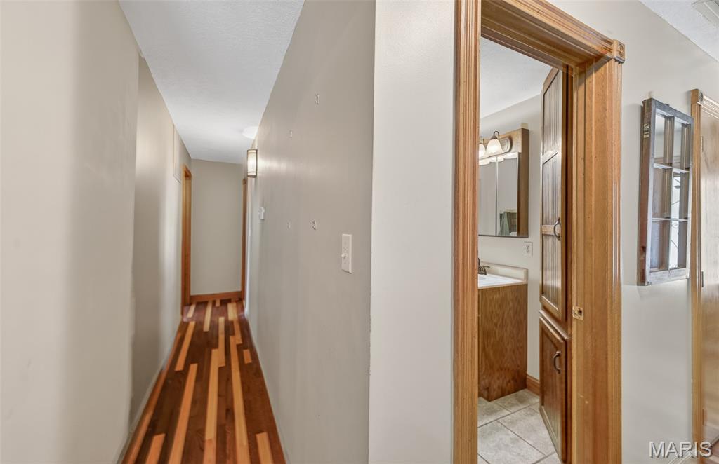 15161 Edison Road Lebanon, MO 65536 - Photo 17 of 86