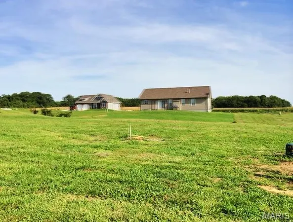$36,500 | 513 Bluff Meadows Drive, Valmeyer, IL 62295