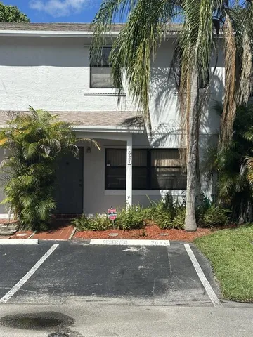 $360,000 | 621 Northwest 105th Way, Pembroke Pines, FL 33026