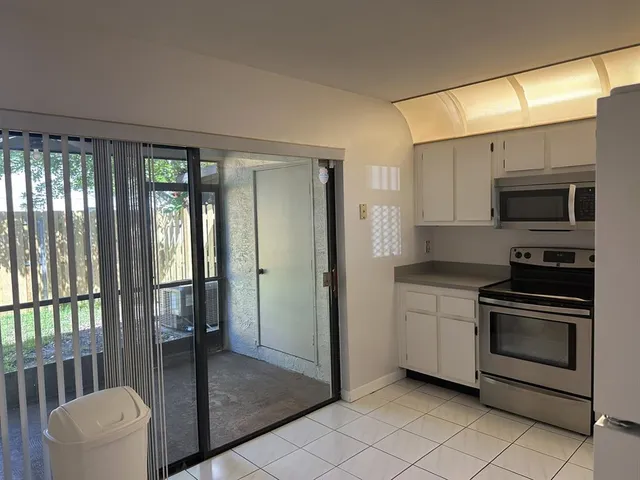 $360,000 | 621 Northwest 105th Way, Pembroke Pines, FL 33026