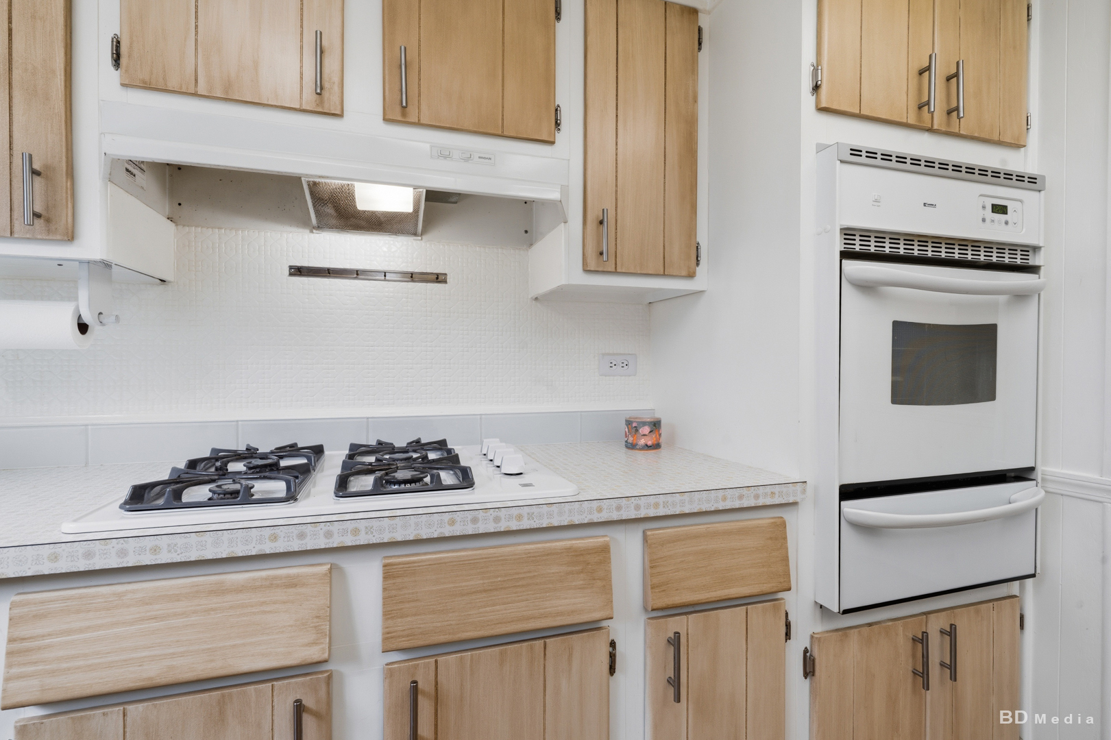 9826 Nottingham Avenue Chicago Ridge, IL 60415 - Photo 11 of 35 a kitchen with stainless steel appliances a cabinets and stove top oven