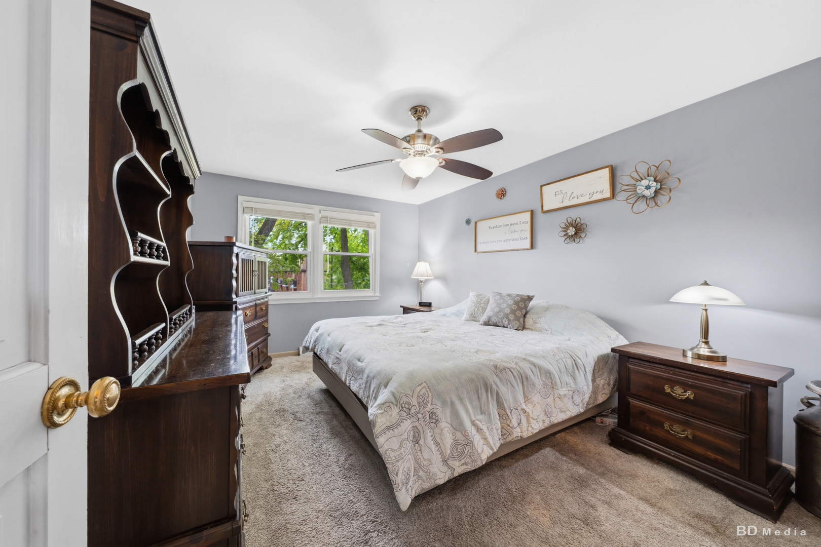 9826 Nottingham Avenue Chicago Ridge, IL 60415 - Photo 21 of 35 a bedroom with a bed and a window