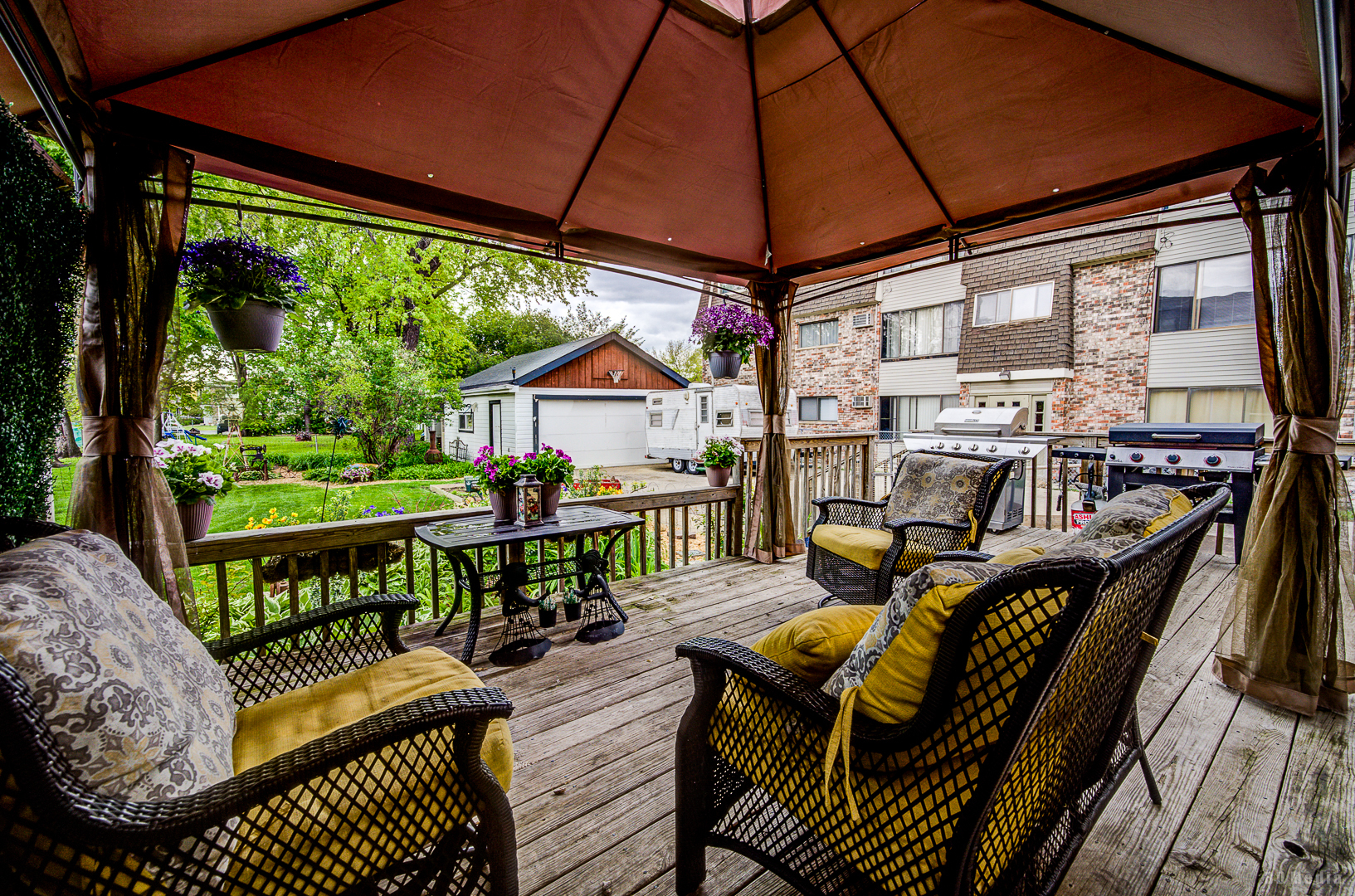 9826 Nottingham Avenue Chicago Ridge, IL 60415 - Photo 23 of 35 a view of a chairs and table in the balcony