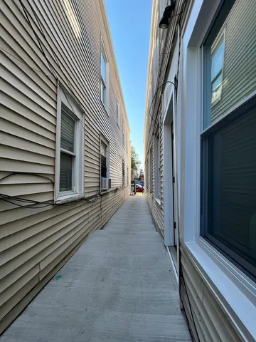 $1,700 | 5714 West Grand Avenue, Unit 2R, Chicago, IL 60639