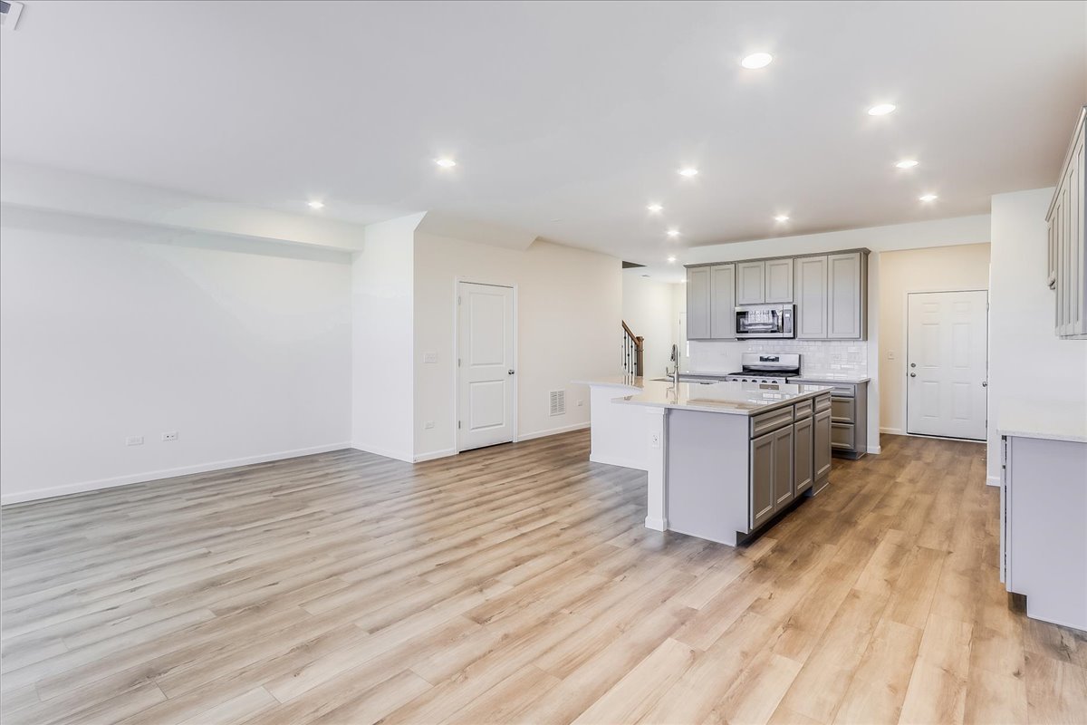 616 Switchgrass Way, Unit 61005 Bolingbrook, IL 60490 - Photo 18 of 34