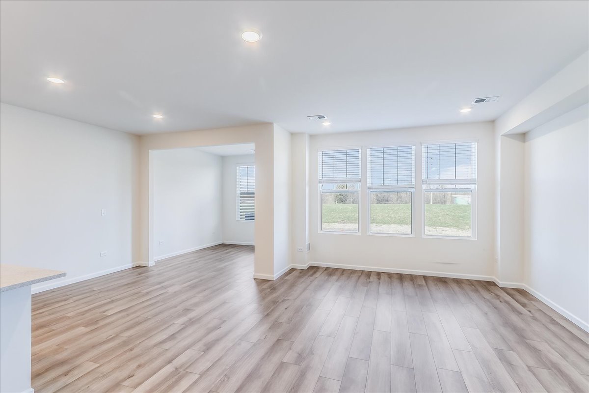 616 Switchgrass Way, Unit 61005 Bolingbrook, IL 60490 - Photo 5 of 34