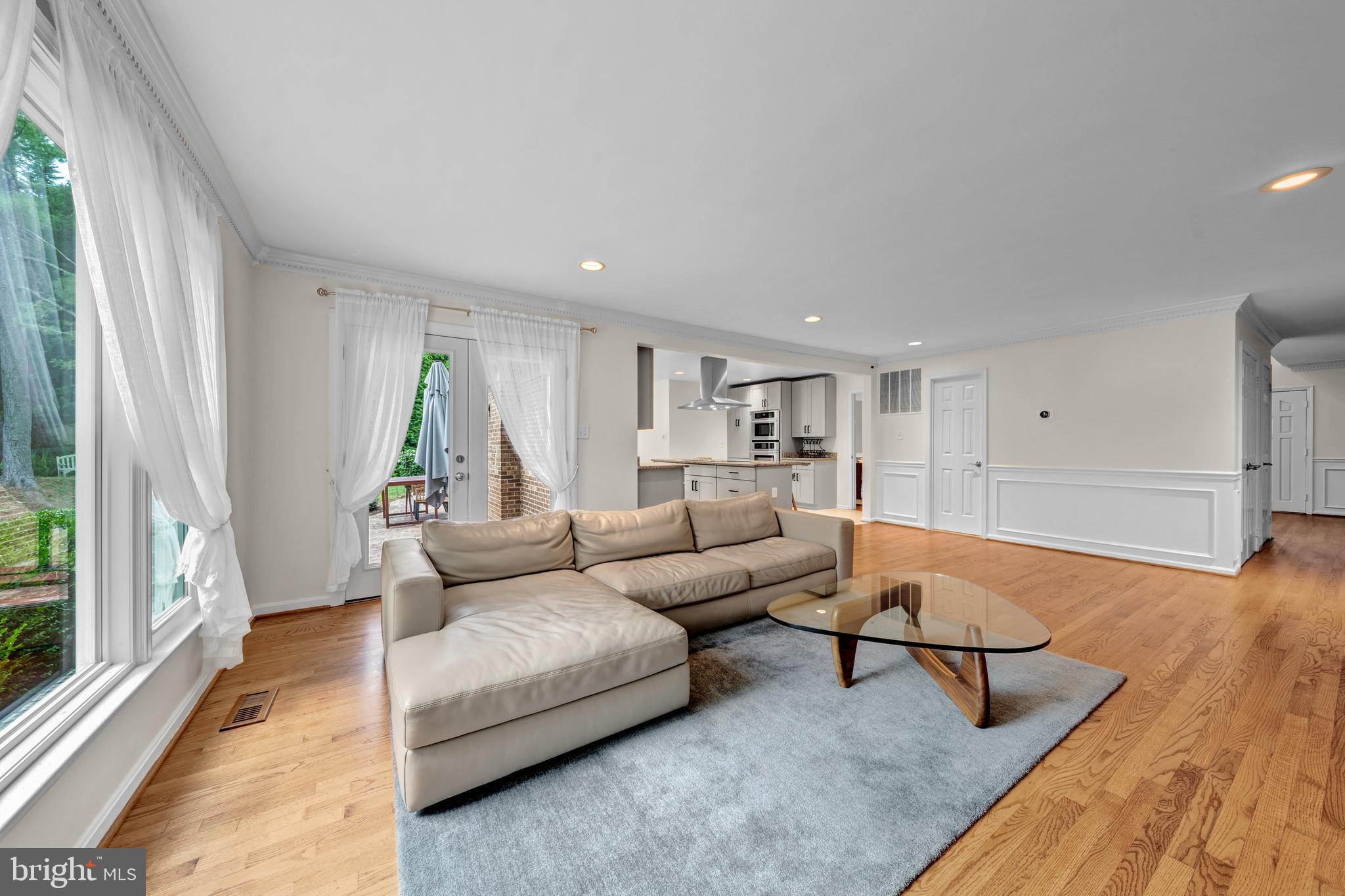 1077 Spring Hill Road McLean, VA 22102 - Photo 11 of 59 Family Room