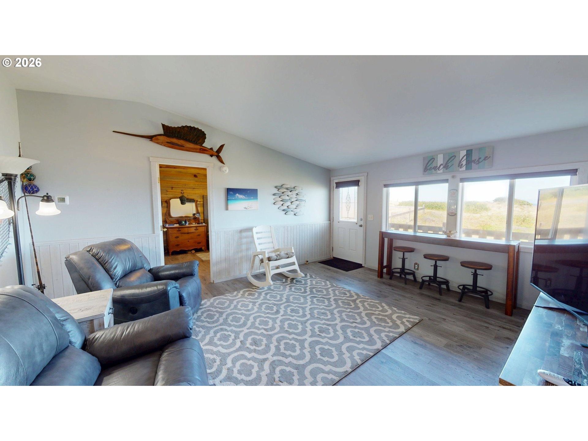 94515 Hayden Road Gold Beach, OR 97444 - Photo 27 of 36 Living Room