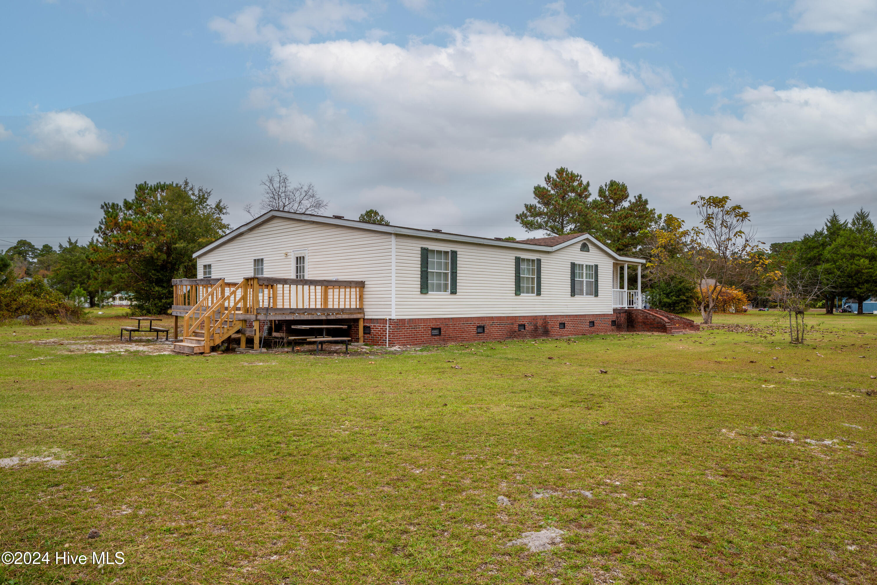 98 Sand Hill Loop Road Elizabethtown, NC 28337 - Photo 2 of 31 98 Sandhill Loop Rd2