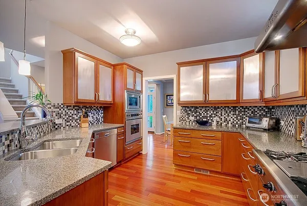 $4,250 | 6453 193rd Place Northeast, Redmond, WA 98052
