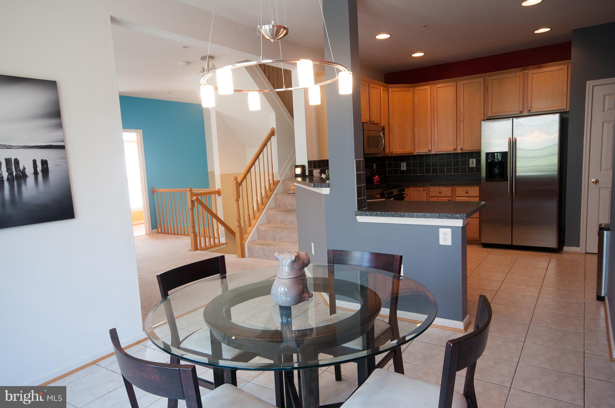 7116 Silverleaf Oak Road, Unit 230 Elkridge, MD 21075 - Photo 3 of 30 Kitchen and Dining