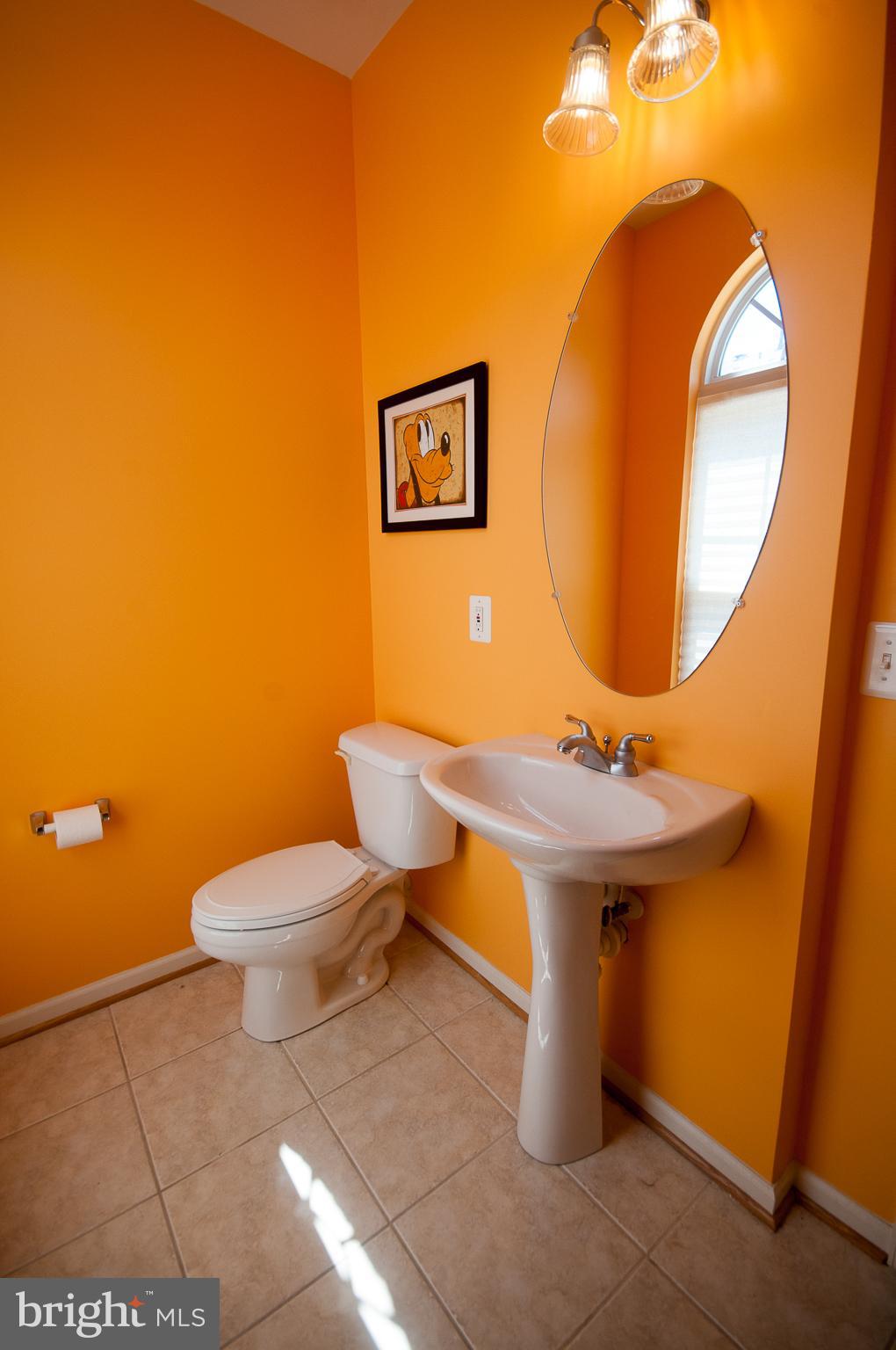7116 Silverleaf Oak Road, Unit 230 Elkridge, MD 21075 - Photo 10 of 30 1/2 bath main floor