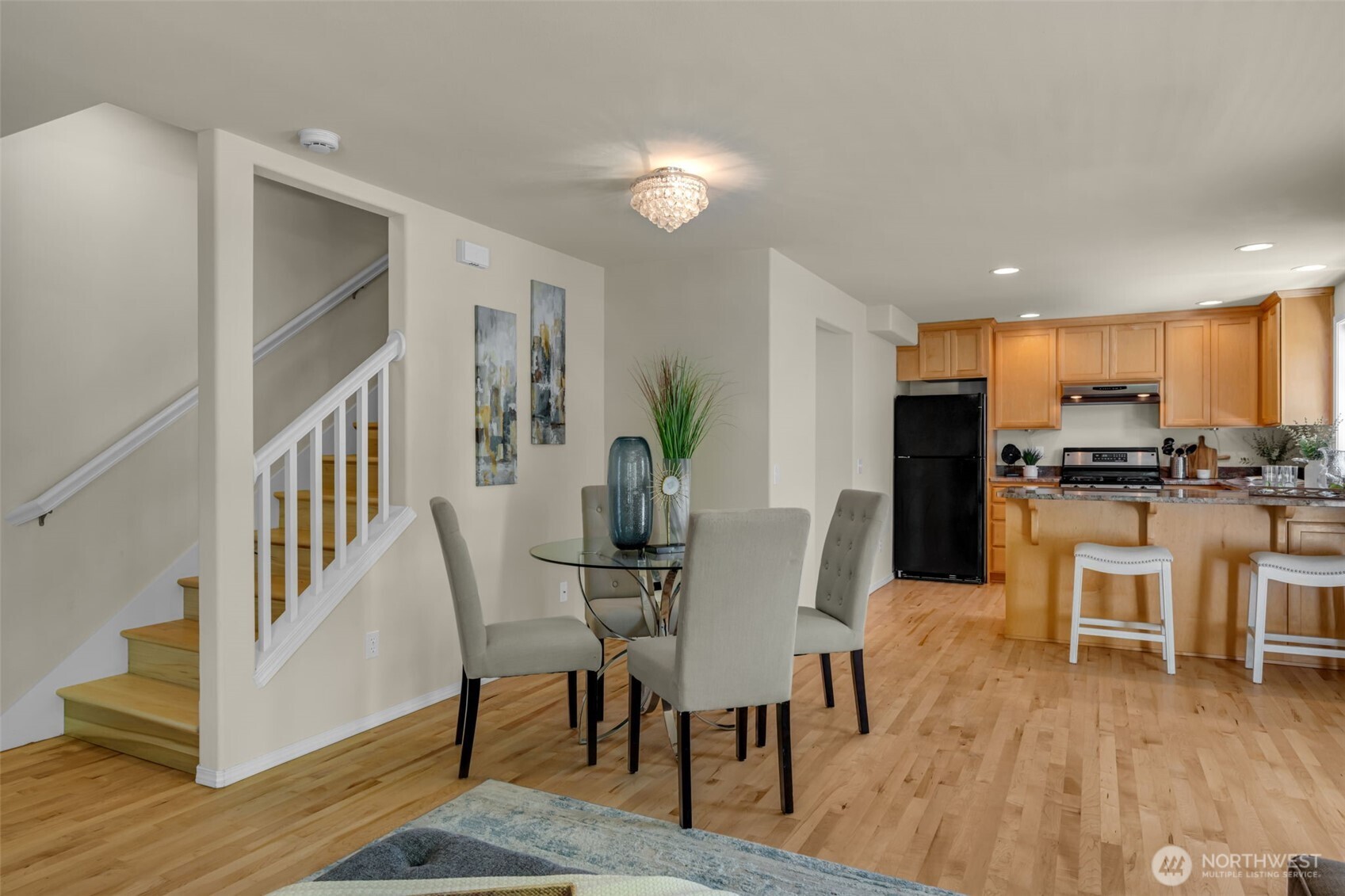 4720 Interlake Avenue North Seattle, WA 98103 - Photo 7 of 40