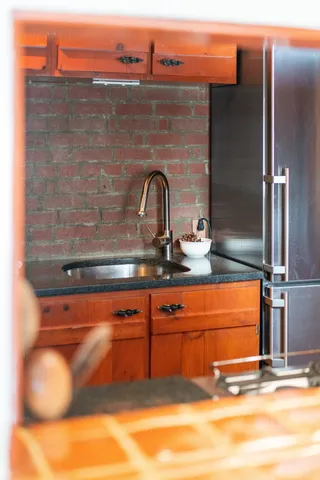 a close view of sink