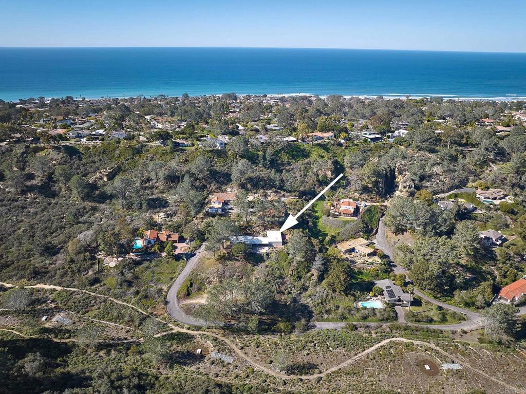 1234 Oribia Road Del Mar, CA 92014 - Photo 2 of 22 a view of a city