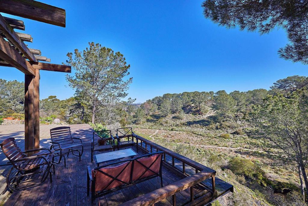 1234 Oribia Road Del Mar, CA 92014 - Photo 8 of 22 a view of city from balcony with seating space