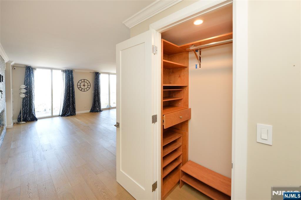 1055 River Road, Unit 310 Edgewater, NJ 07020 - Photo 12 of 37