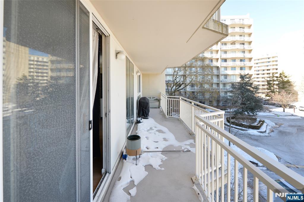 1055 River Road, Unit 310 Edgewater, NJ 07020 - Photo 14 of 37