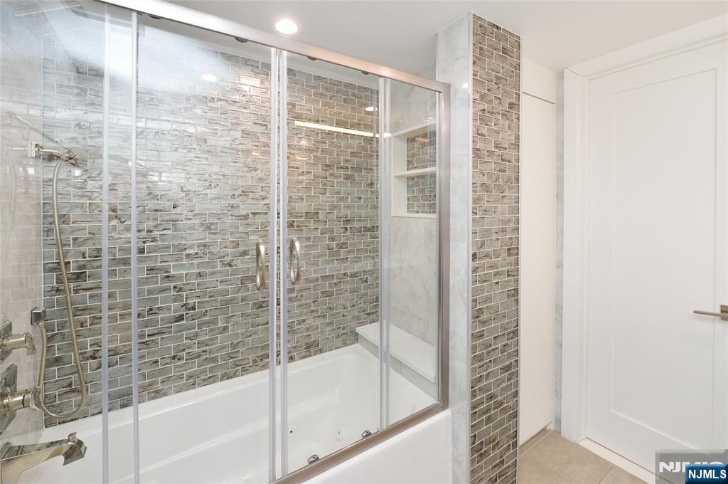 1055 River Road, Unit 310 Edgewater, NJ 07020 - Photo 19 of 37