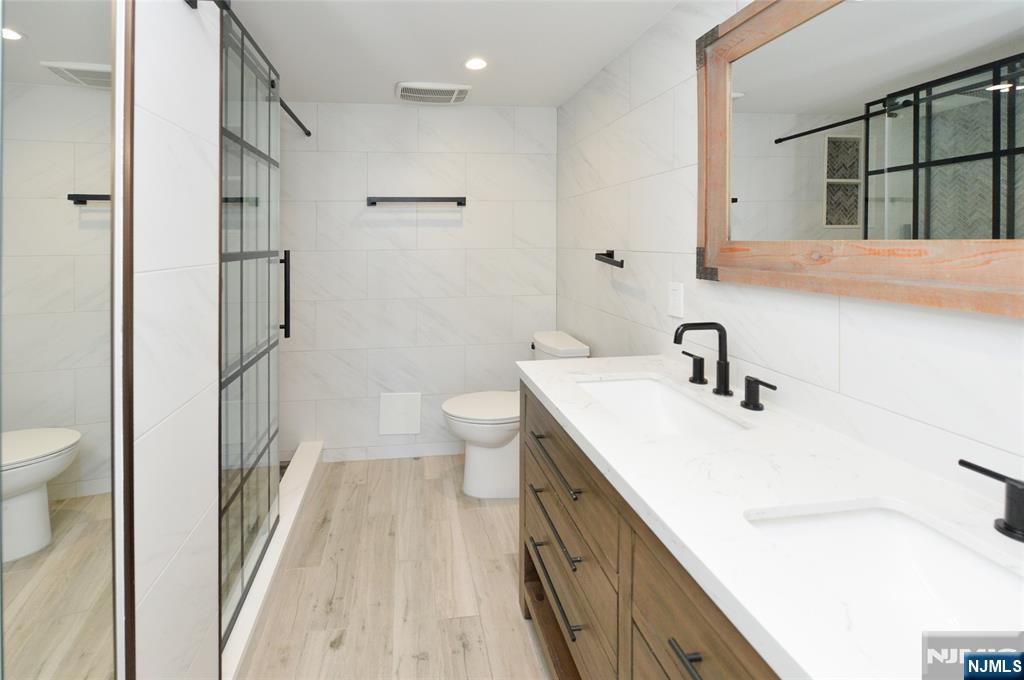 1055 River Road, Unit 310 Edgewater, NJ 07020 - Photo 25 of 37