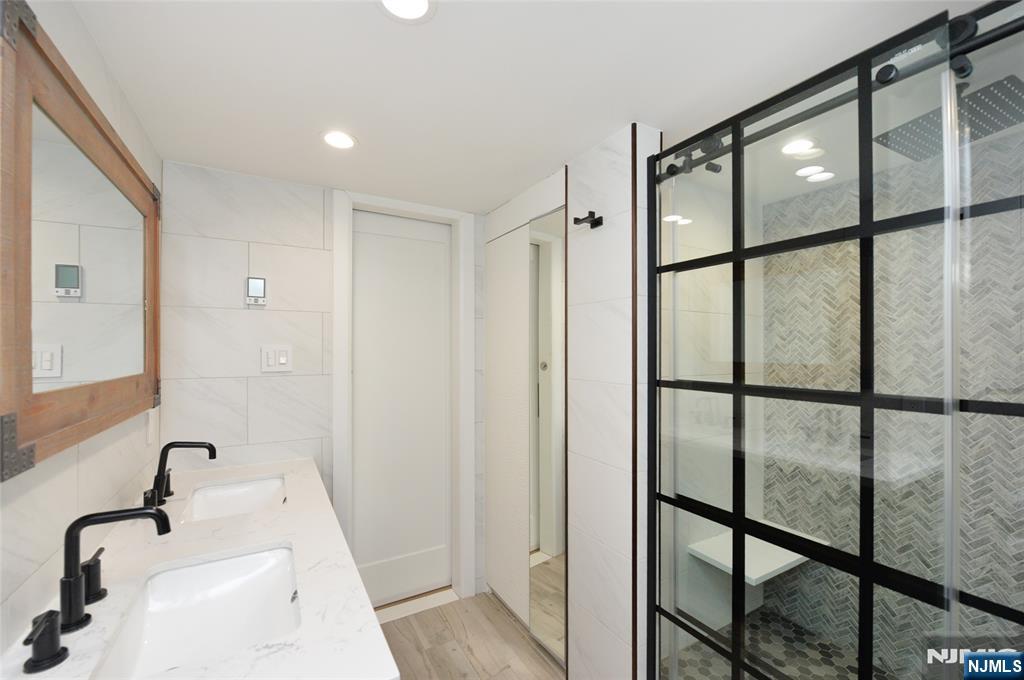 1055 River Road, Unit 310 Edgewater, NJ 07020 - Photo 26 of 37