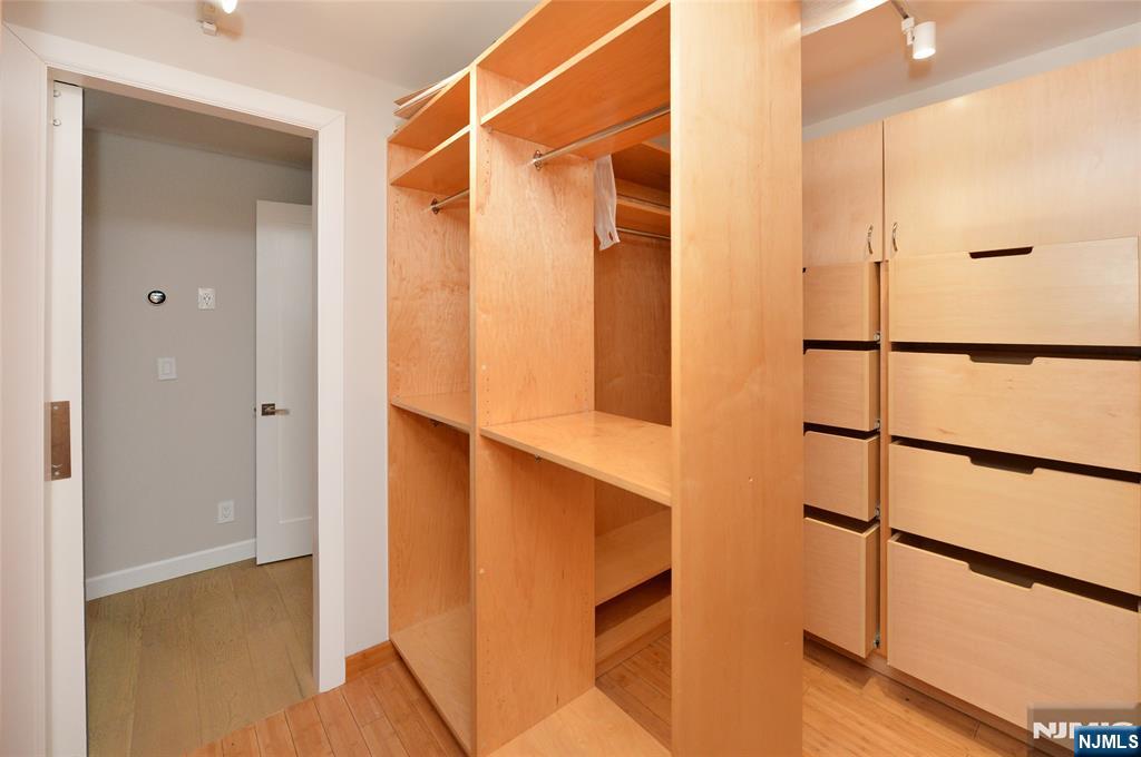 1055 River Road, Unit 310 Edgewater, NJ 07020 - Photo 28 of 37