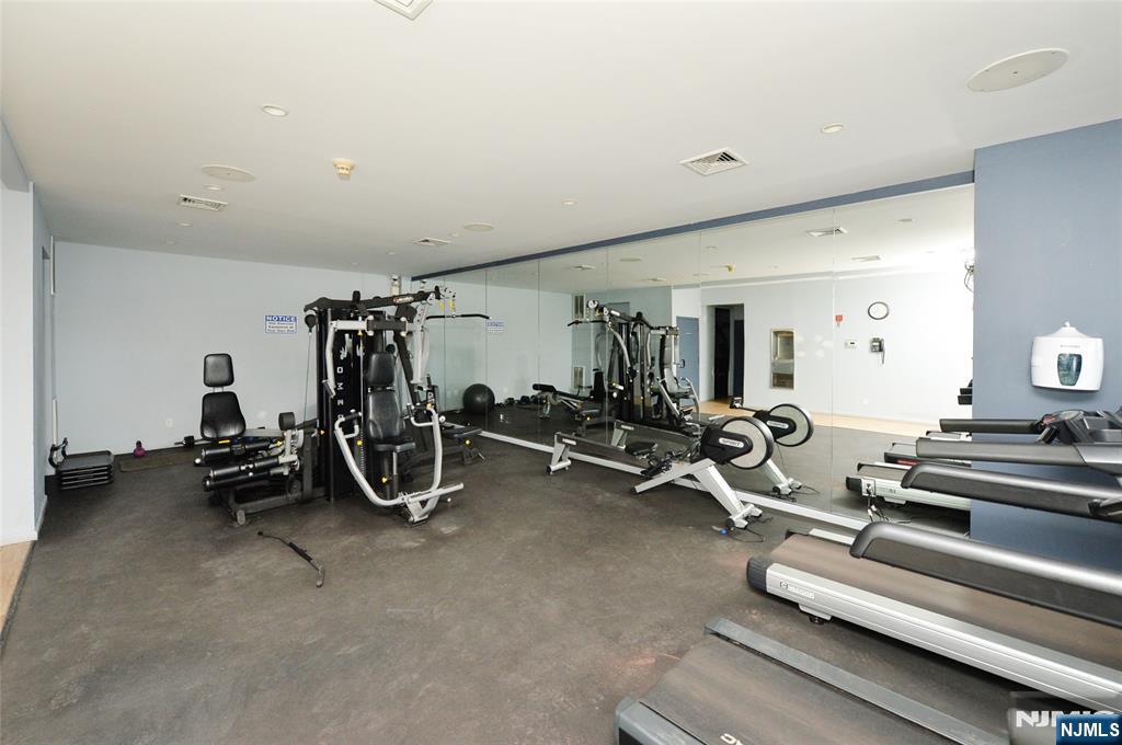 1055 River Road, Unit 310 Edgewater, NJ 07020 - Photo 31 of 37