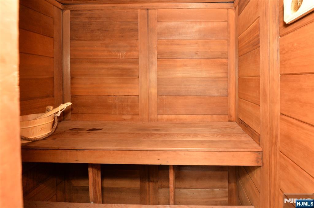 1055 River Road, Unit 310 Edgewater, NJ 07020 - Photo 34 of 37