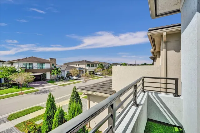 $1,300,000 | 10795 Oceano Way, Parkland, FL 33076