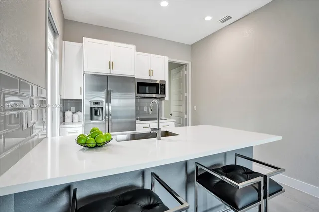 $1,300,000 | 10795 Oceano Way, Parkland, FL 33076