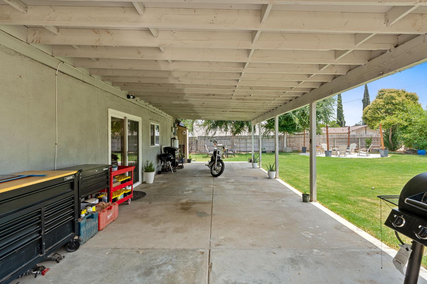 4613 West Andrews Fresno, CA 93722 - Photo 32 of 35