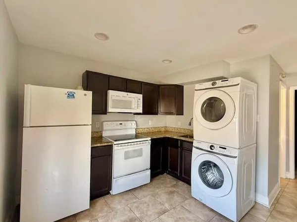$1,000 | 7616 West Judge Perez Drive, Unit A, Arabi, LA 70032