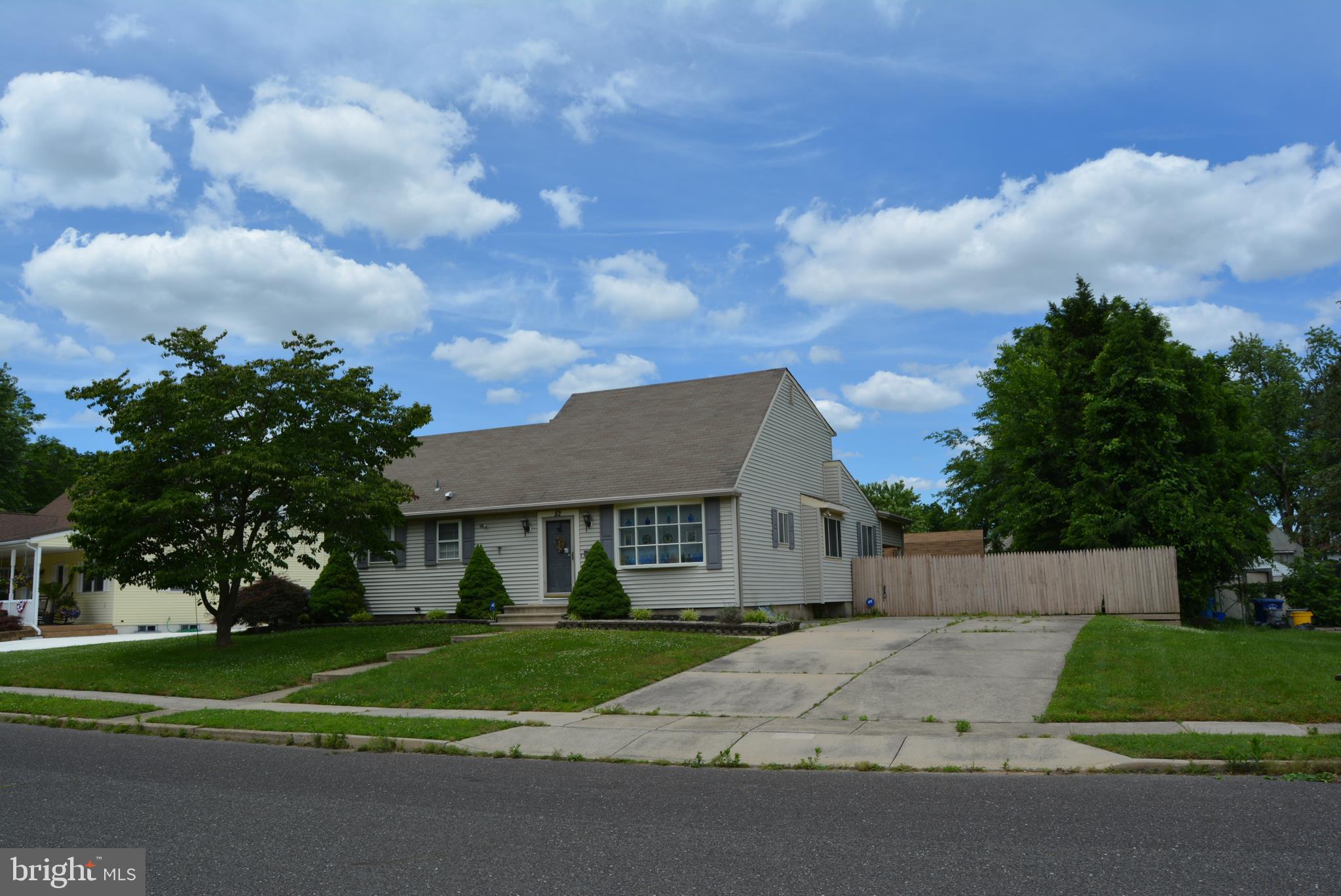 52 Linden Road Burlington, NJ 08016 - Photo 2 of 32 Front
