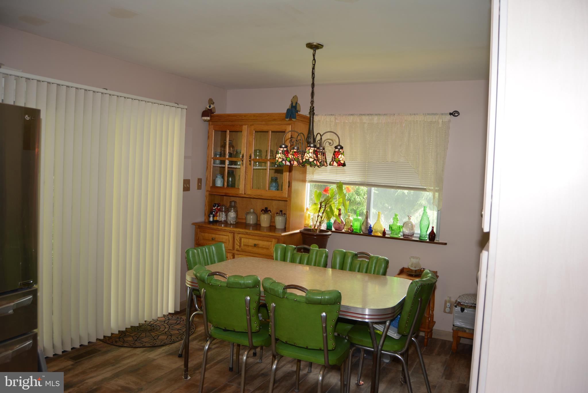 52 Linden Road Burlington, NJ 08016 - Photo 12 of 32 Kitchen