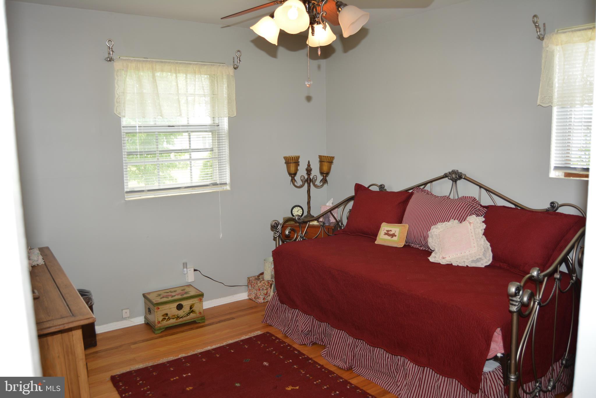 52 Linden Road Burlington, NJ 08016 - Photo 17 of 32 Bedroom 2