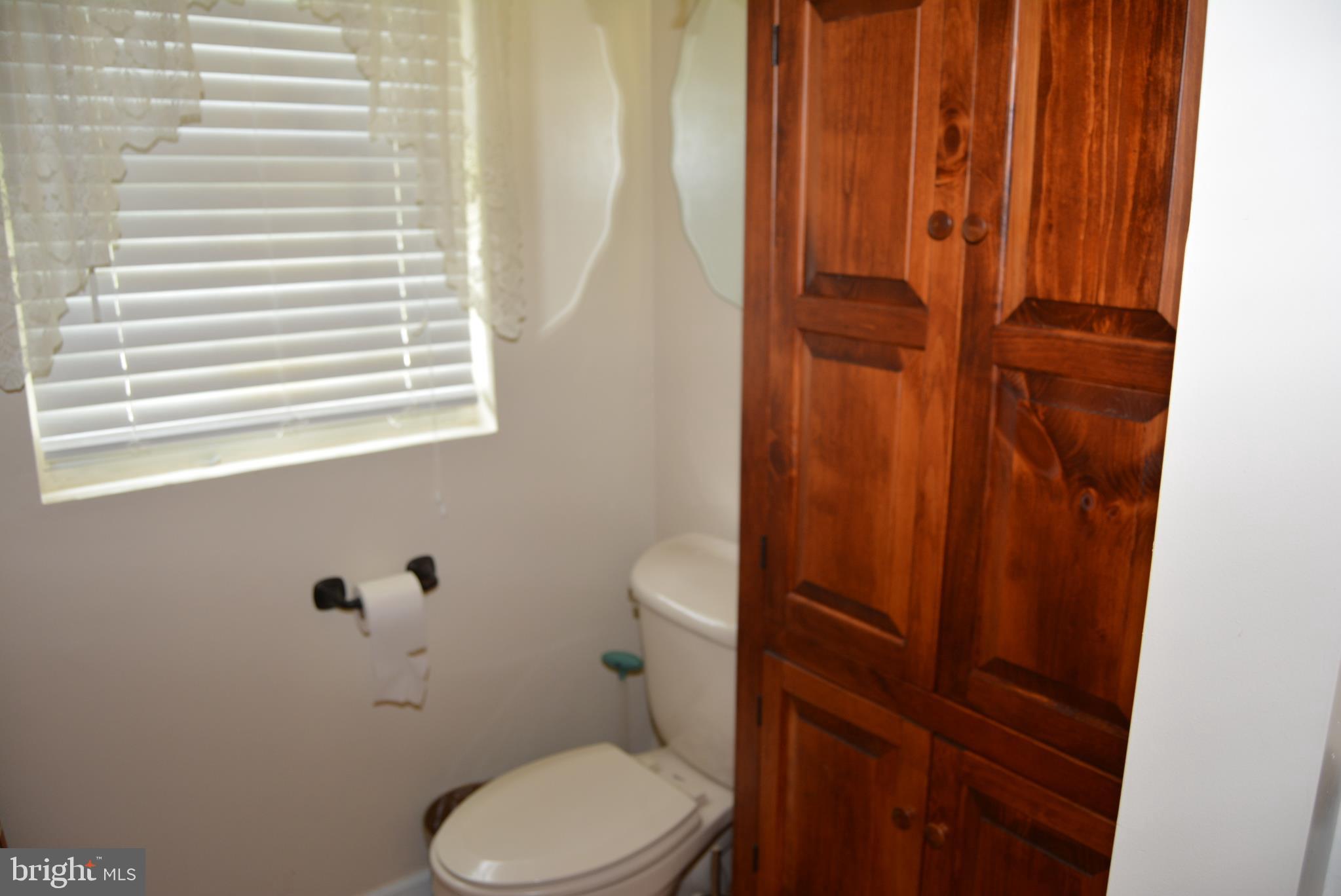 52 Linden Road Burlington, NJ 08016 - Photo 20 of 32 Main Bathroom