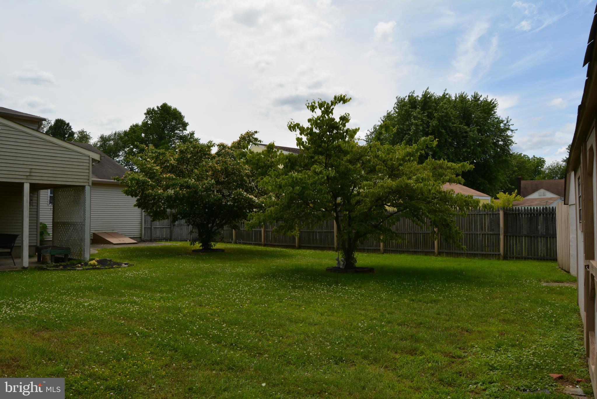 52 Linden Road Burlington, NJ 08016 - Photo 25 of 32 Back Yard