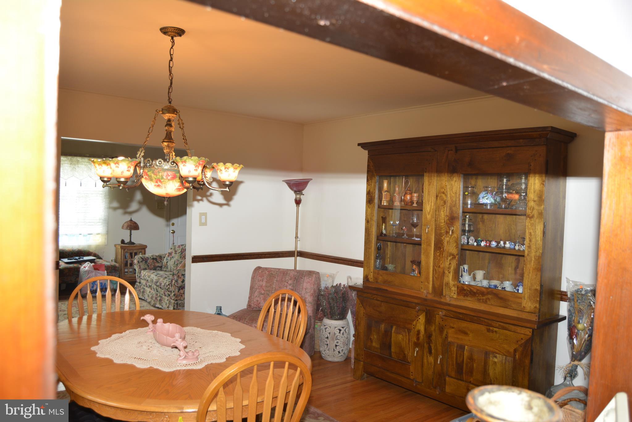 52 Linden Road Burlington, NJ 08016 - Photo 8 of 32 Dining Room