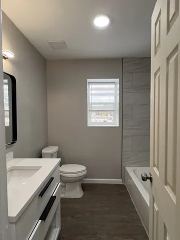 $1,095 | 9745 Long Point Road, Unit 37, Houston, TX 77055