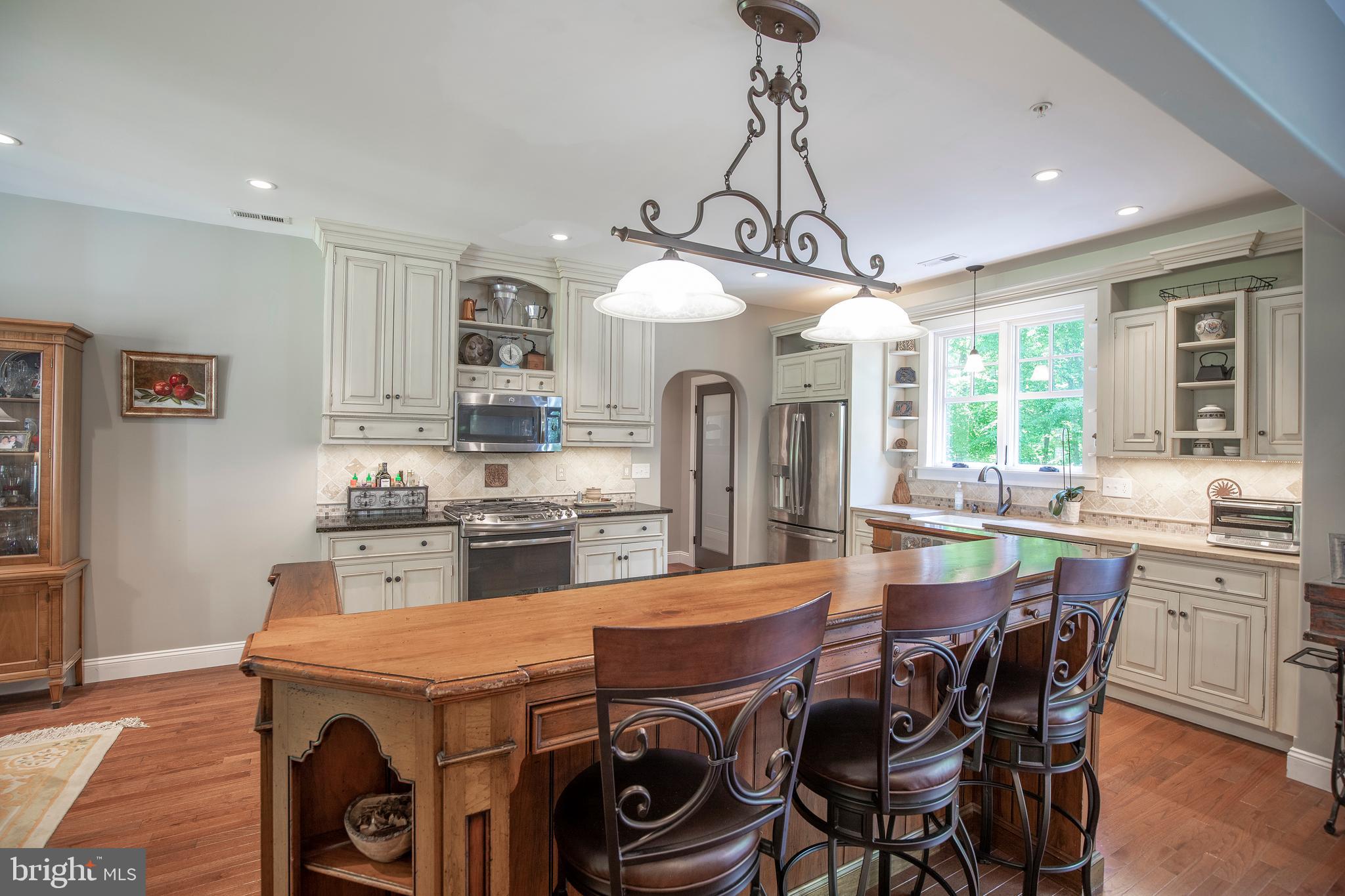 2901 Snake Hill Road Doylestown, PA 18902 - Photo 8 of 37