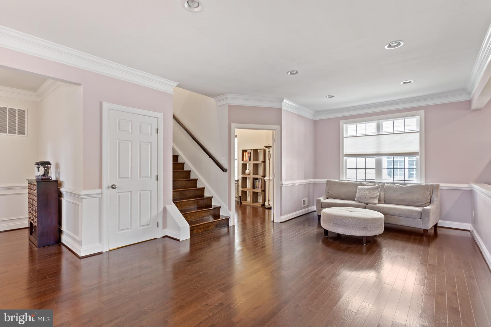 4115 Roberts Road Fairfax, VA 22032 - Photo 3 of 29