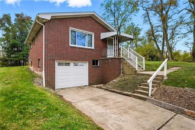 a view of backyard of house