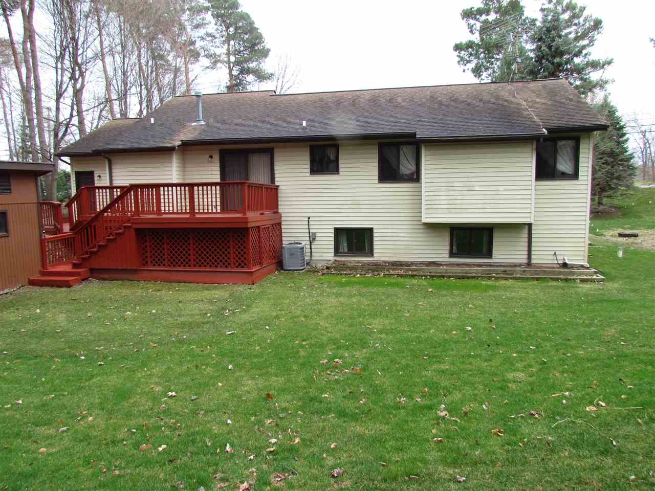 5486 Clarkston Road Clarkston, MI 48348 - Photo 29 of 31 31377006-30.JPG