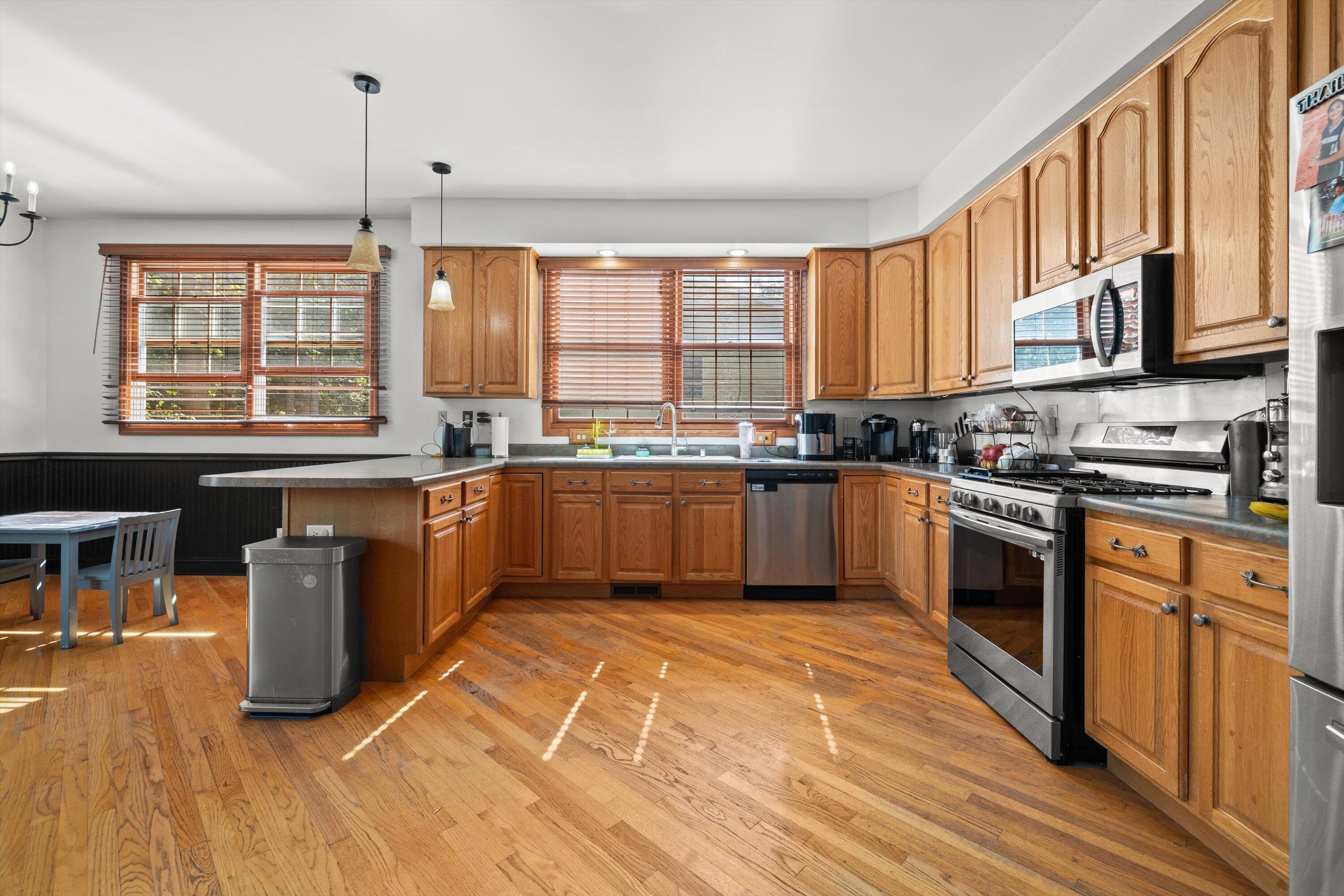 1005 97th Street Pleasant Prairie, WI 53158 - Photo 9 of 50 kitchen