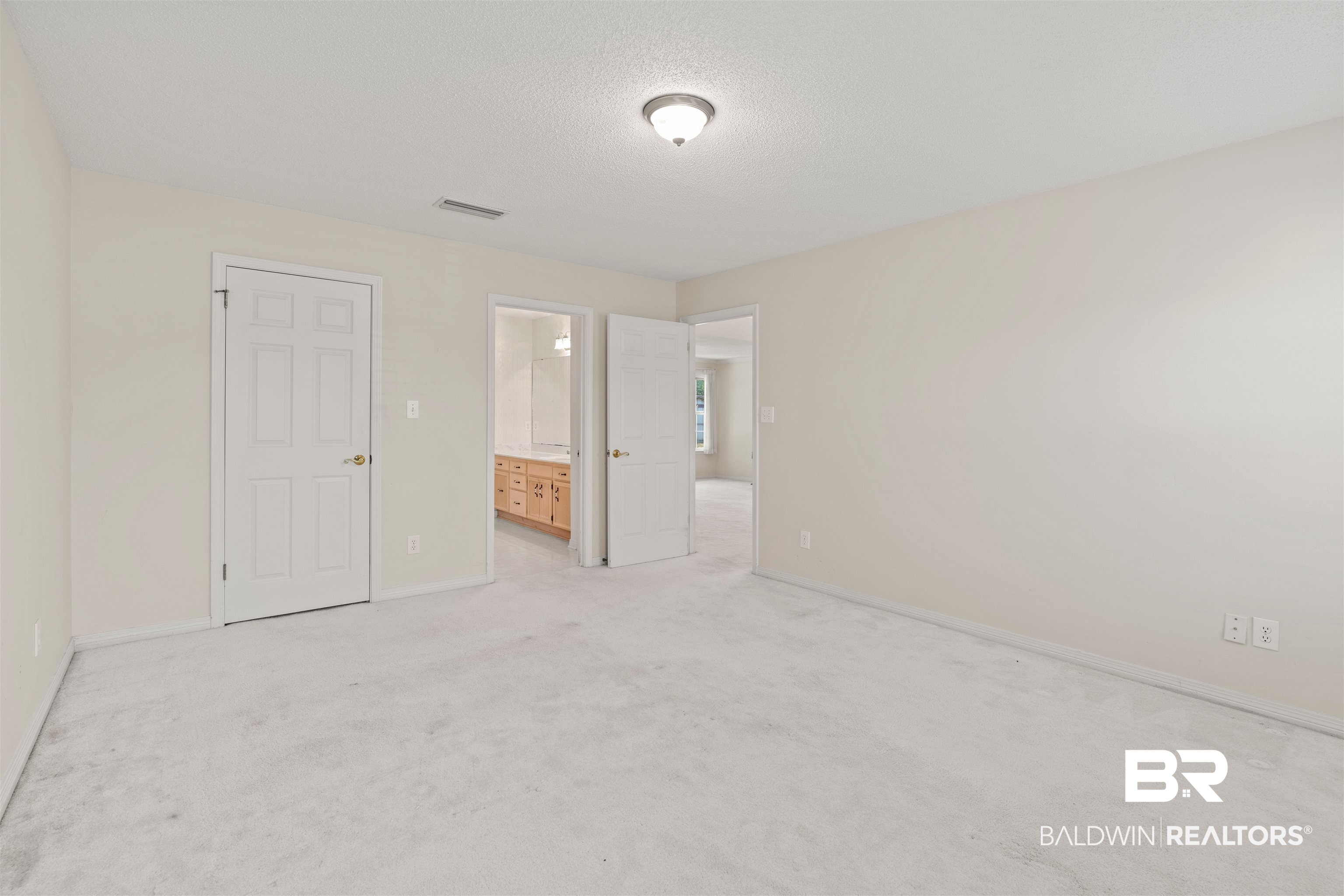 7 Fox Run Fairhope, AL 36532 - Photo 14 of 21 Primary Bedroom