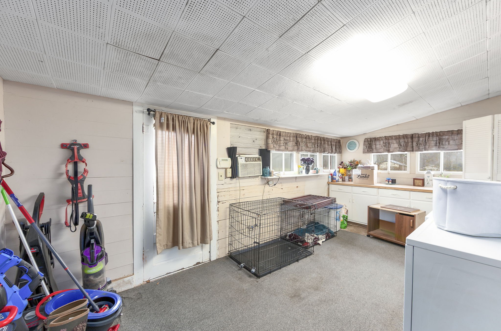 9000 Teague Road Medon, TN 38356 - Photo 17 of 22 a living room with furniture and a flat screen tv