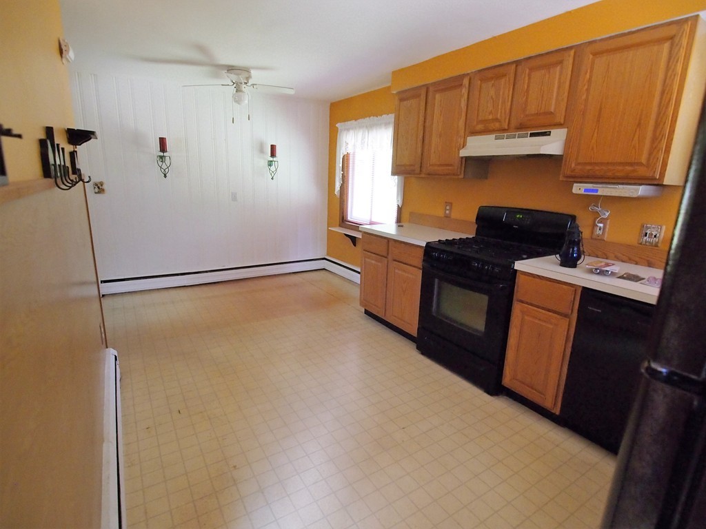 26 Worcester Road Townsend, MA 01469 - Photo 3 of 25 Gallery Image 3