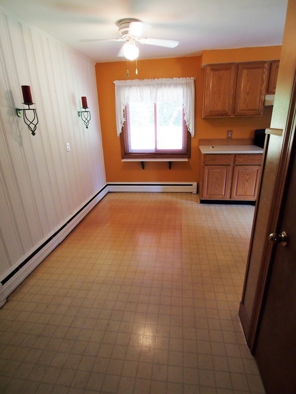 26 Worcester Road Townsend, MA 01469 - Photo 5 of 25 Gallery Image 5