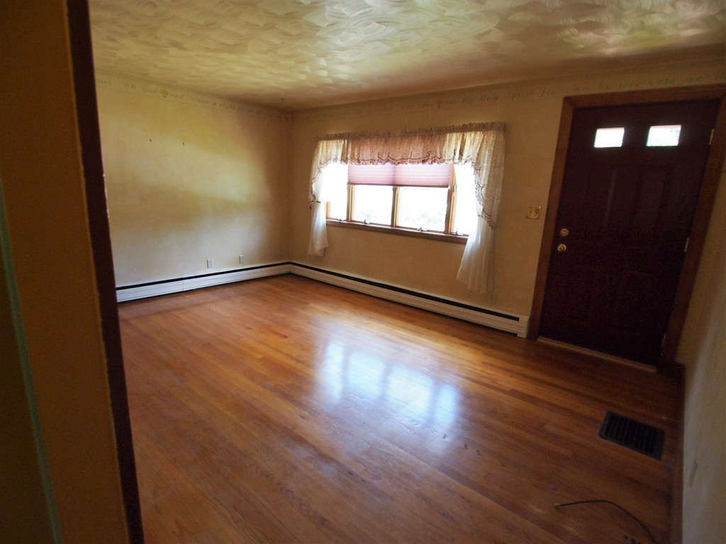 26 Worcester Road Townsend, MA 01469 - Photo 6 of 25 Gallery Image 6