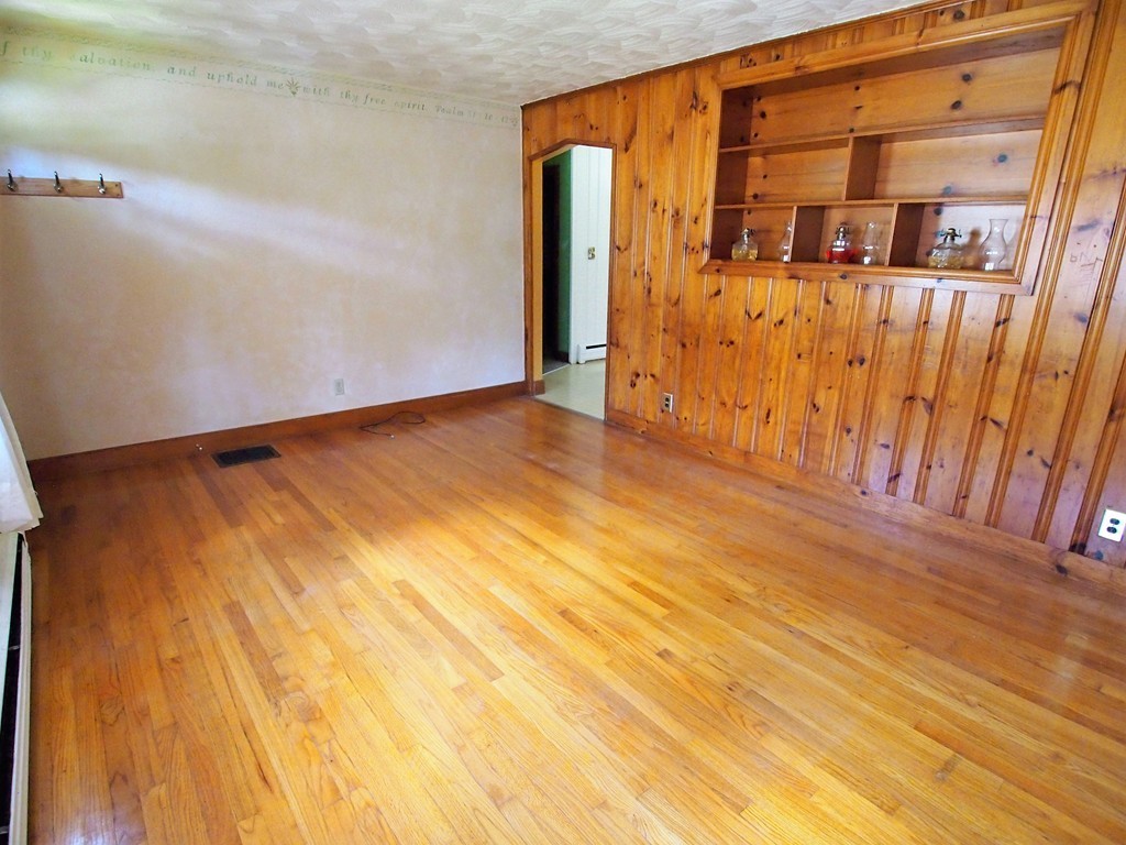 26 Worcester Road Townsend, MA 01469 - Photo 8 of 25 Gallery Image 8